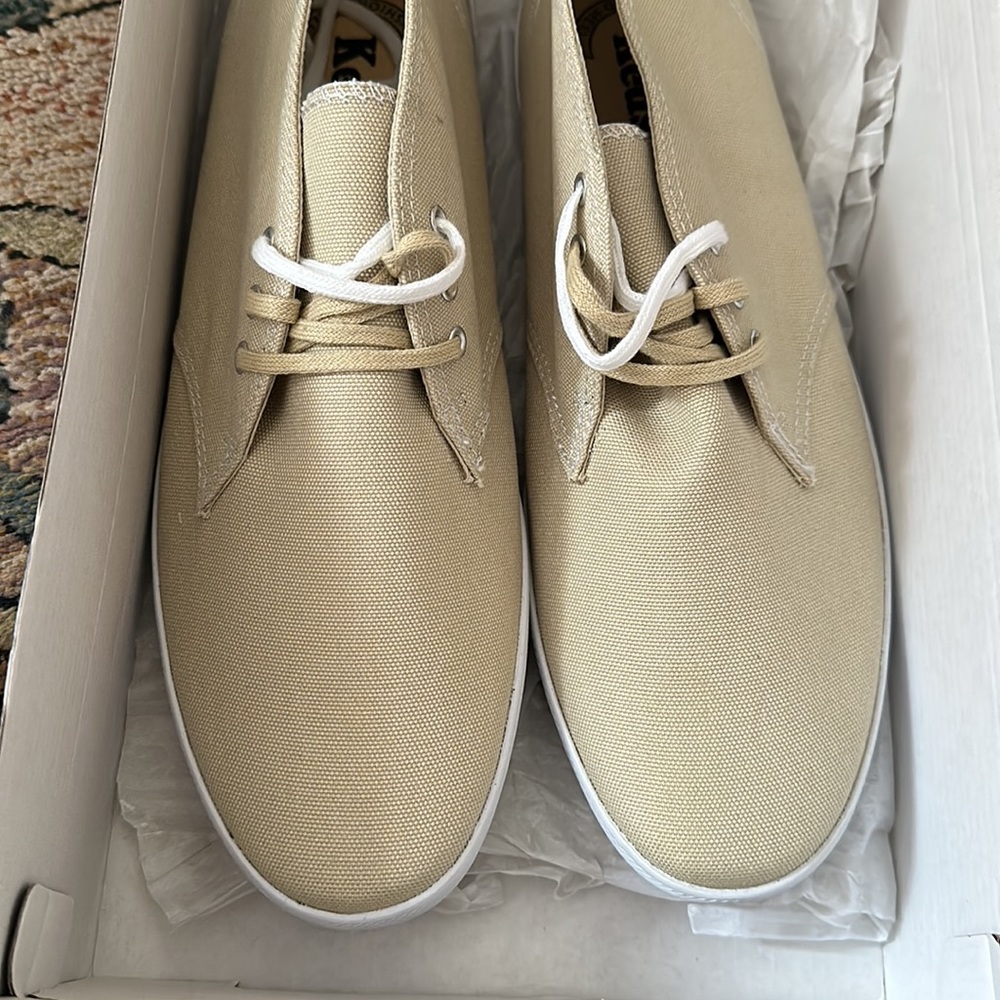 Keds Men’s Canvas Chukka boots Size 11.